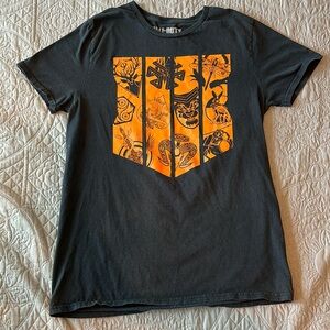 Call of Duty Graphic Tee Size Medium